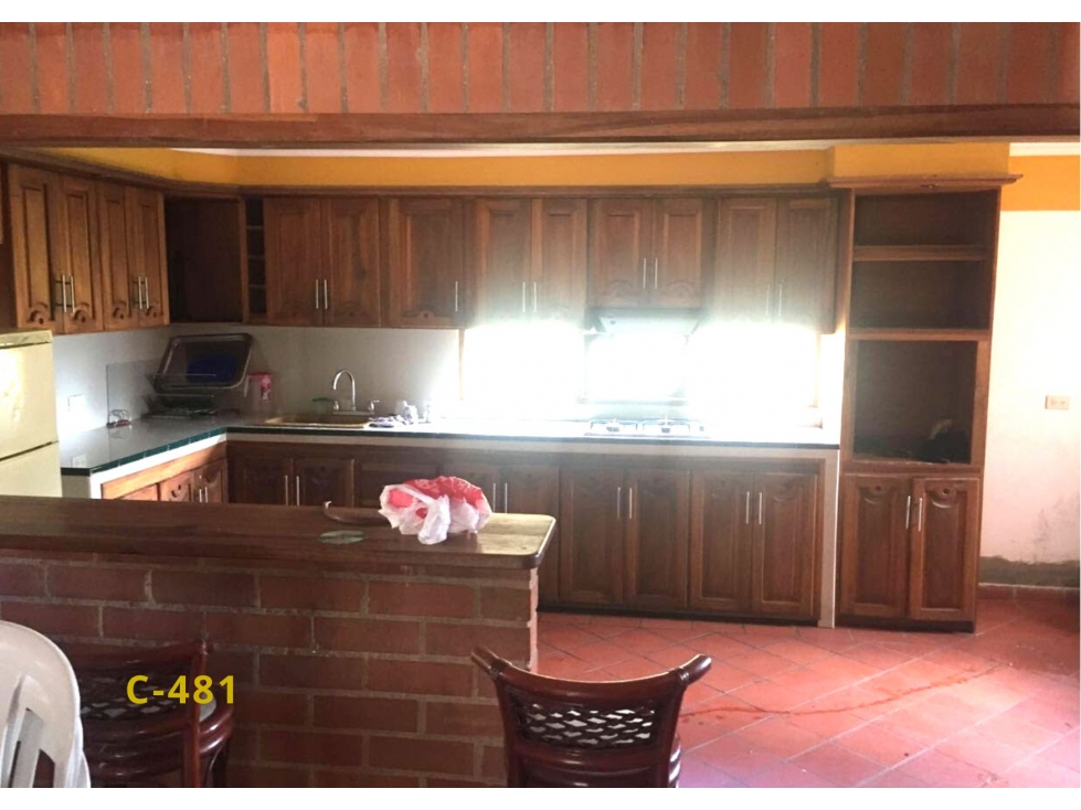 Espectacular Finca en Rionegro con Amplias Comodidades y Piscina C-481