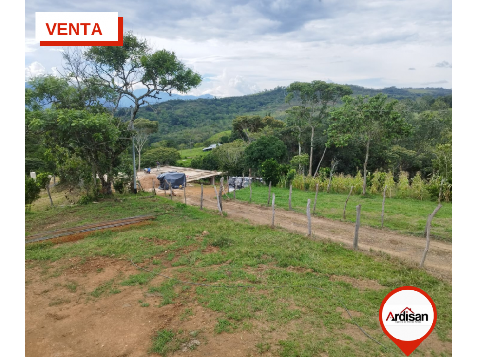 HERMOSAS PARCELAS CON CIMENTACIÓN Y PARQUEADERO CUBIERTO