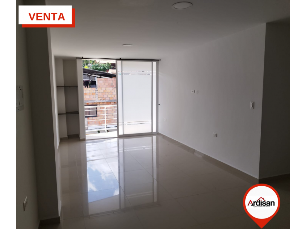 APARTAMENTO EN TERCER PISO + PARQUEADERO