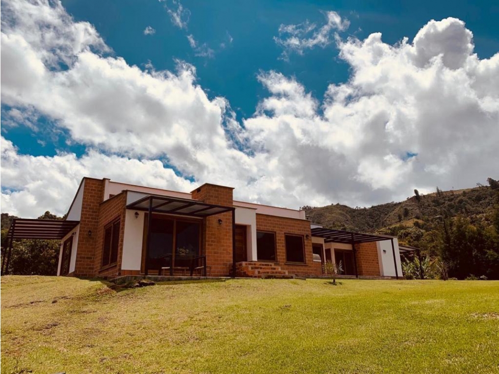 HERMOSA FINCA EN VENTA GUARNE DE OPORTUNIDAD