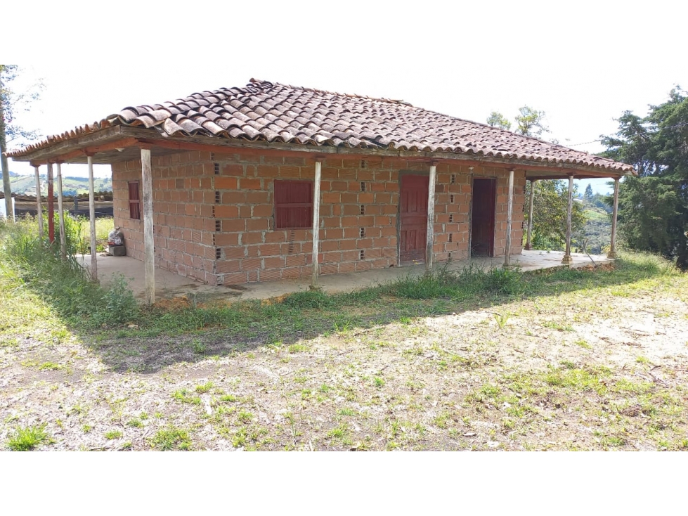 LINDA FINCA EN VENTA TRADICIONAL MARINILLA