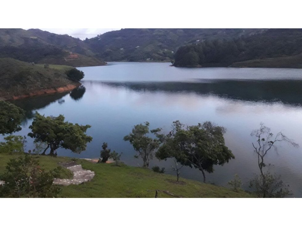 Alquiler Finca d Recreo por fines de semana en Guatape  Vista al Lago