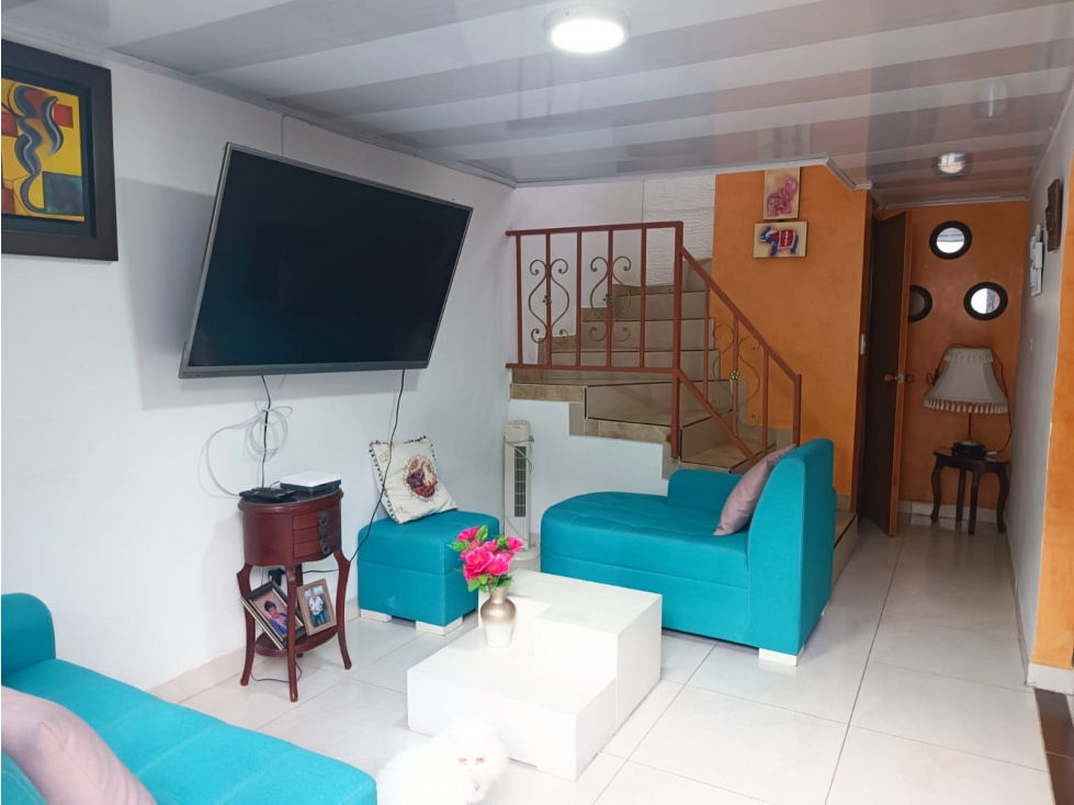 VENTA DE HERMOSA CASA EN  VILLA  ANDREA