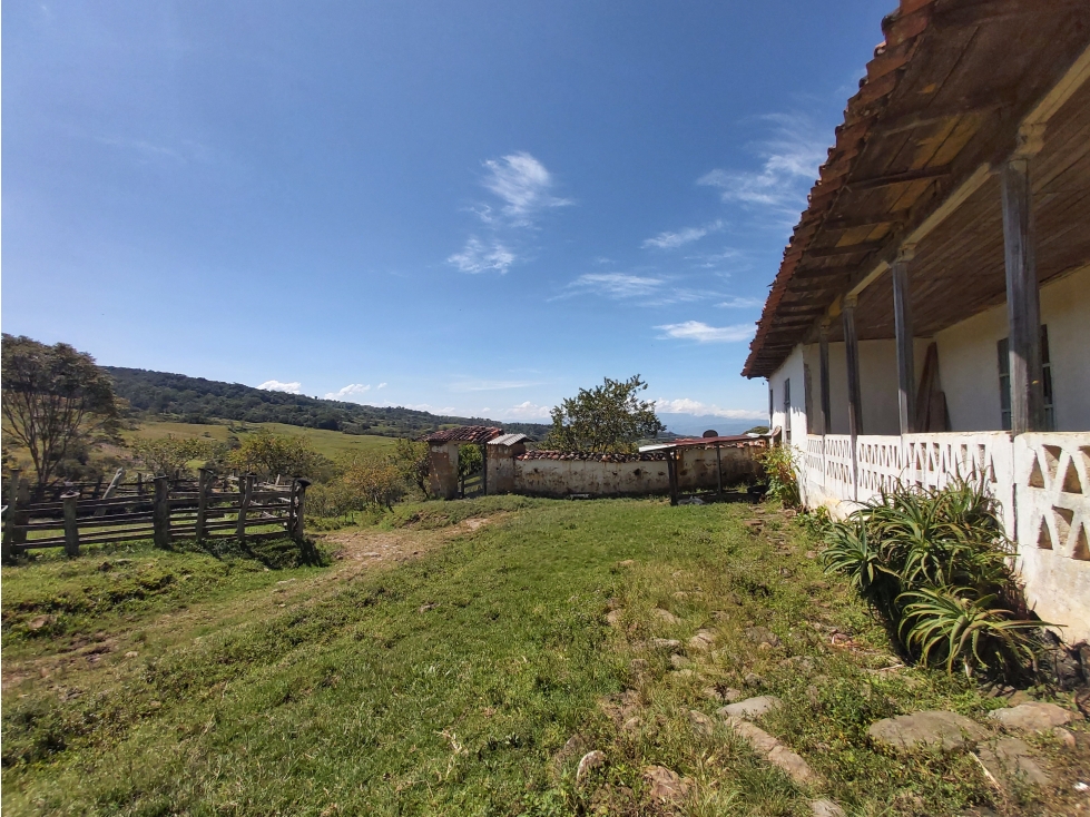 SE VENDE FINCA GANADERA CON ABUNDANTE AGUA