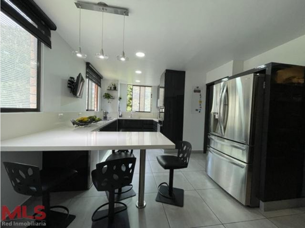 APARTAMENTO EN VENTA LOMA LOS GONZALEZ MEDELLÍN