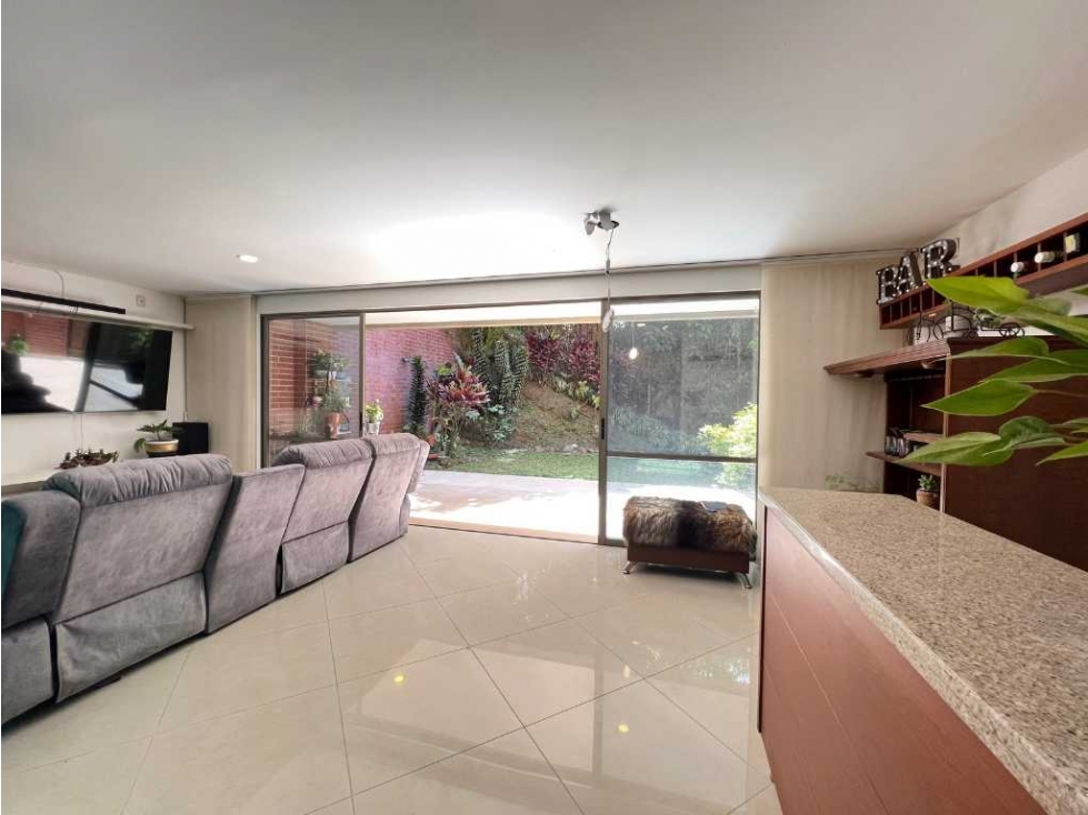 CASA EN VENTA EN MEDELLÍN SAN LUCAS