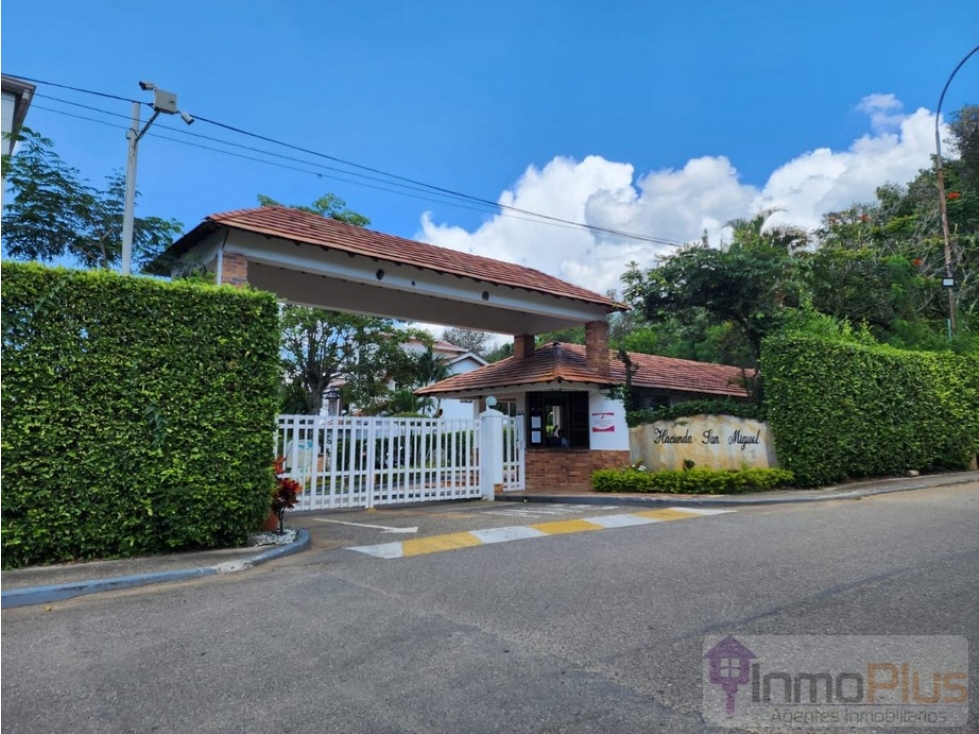 VENDO CASA EN EL CONJUNTO HACIENDA SAN MIGUEL EN PIEDECUESTA