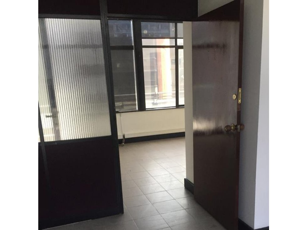 OFICINA EN VENTA - SECTOR MILLA DE ORO, EL POBLADO COD: 21352