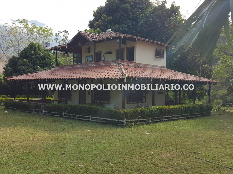 CASA FINCA EN VENTA - SECTOR EL TUNAL,STA FE DE ANTIOQUIA  COD:23963