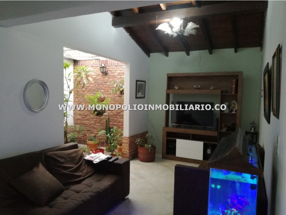 CASA BIFAMILIAR EN VENTA - SECTOR ARANJUEZ COD: 23905