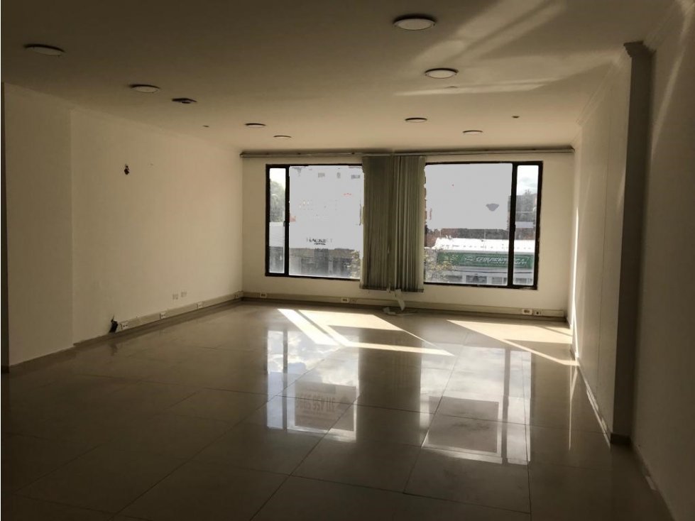 VENDO/ARRIENDO OFICINA STA PAULA