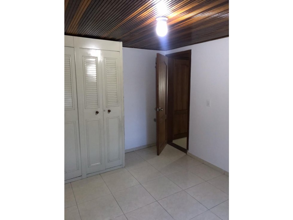 CASA EN VENTA LA ENEA