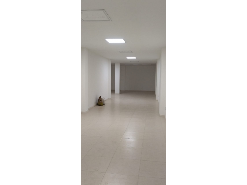 SE ARRIENDA LOCAL DE 133 M² SECTOR CENTRO