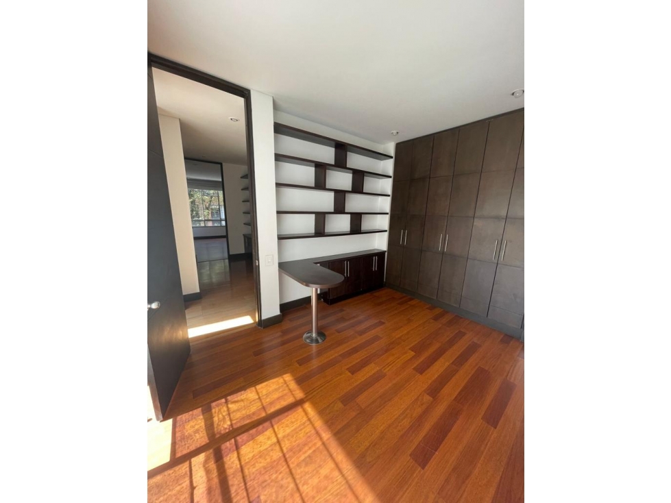 SE VENDE APARTAMENTO EN SANTA PAULA..A