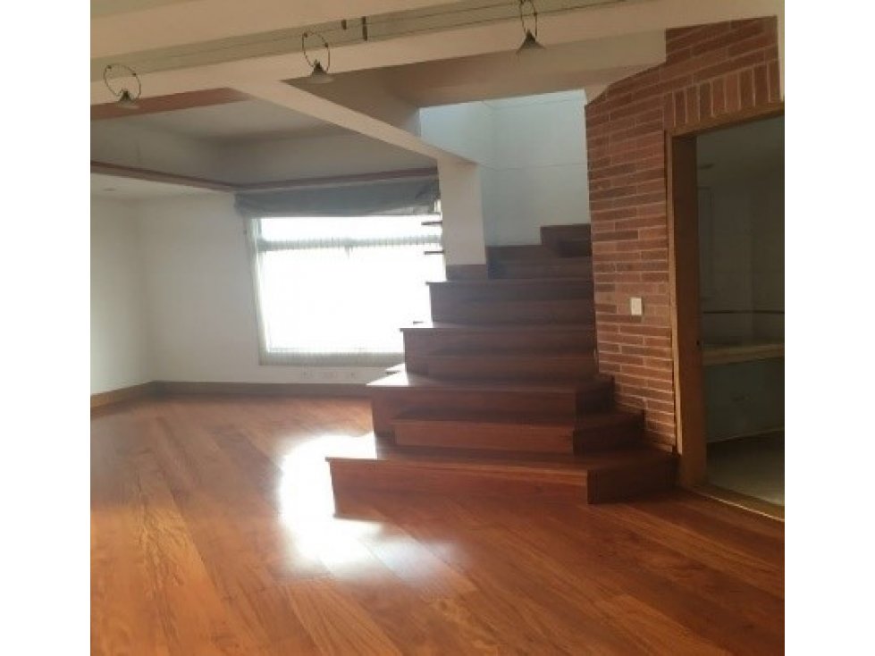 SE VENDE APARTAMENTO EN CHICO VIRREY.A