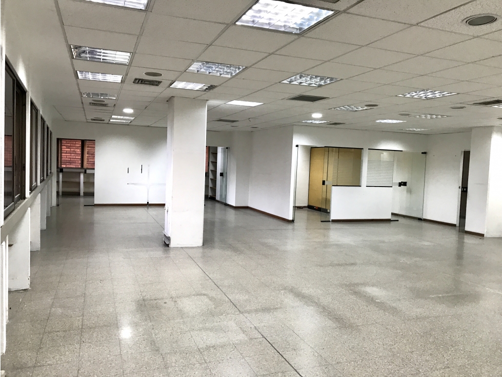 Arriendo de Oficina en La Aguacatala - Medellín