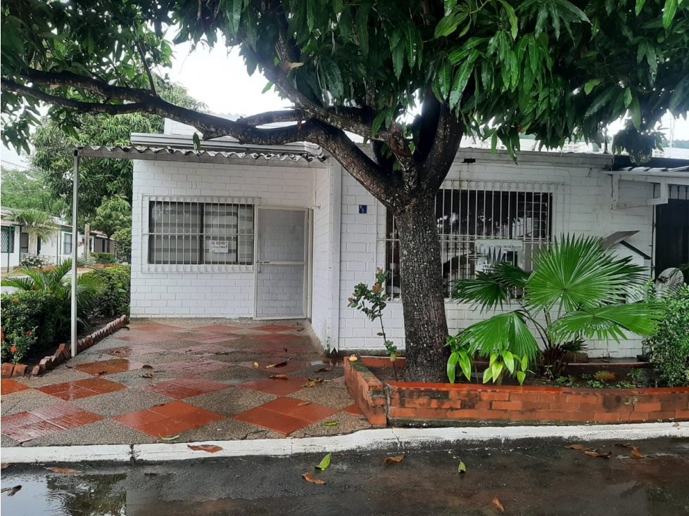 SE ARRIENDA O SE VENDE CASA EN HACIENDA DE RICAURTE