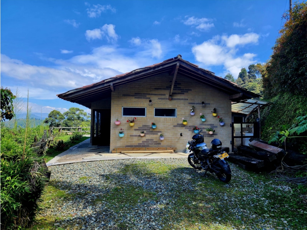 Vendo casa en la Variante a caldas, La estrella Sector la tablaza