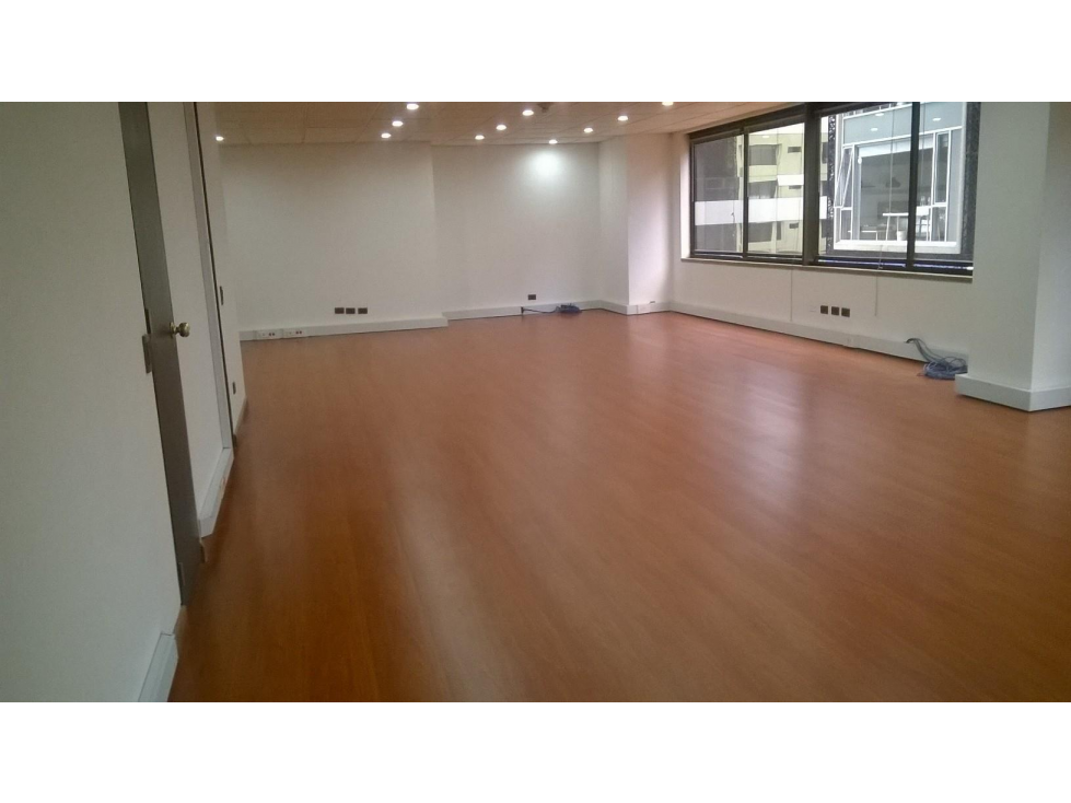 ARRIENDO OFICINA EN CHICÓ CARRERA 11.BOGOTÁ