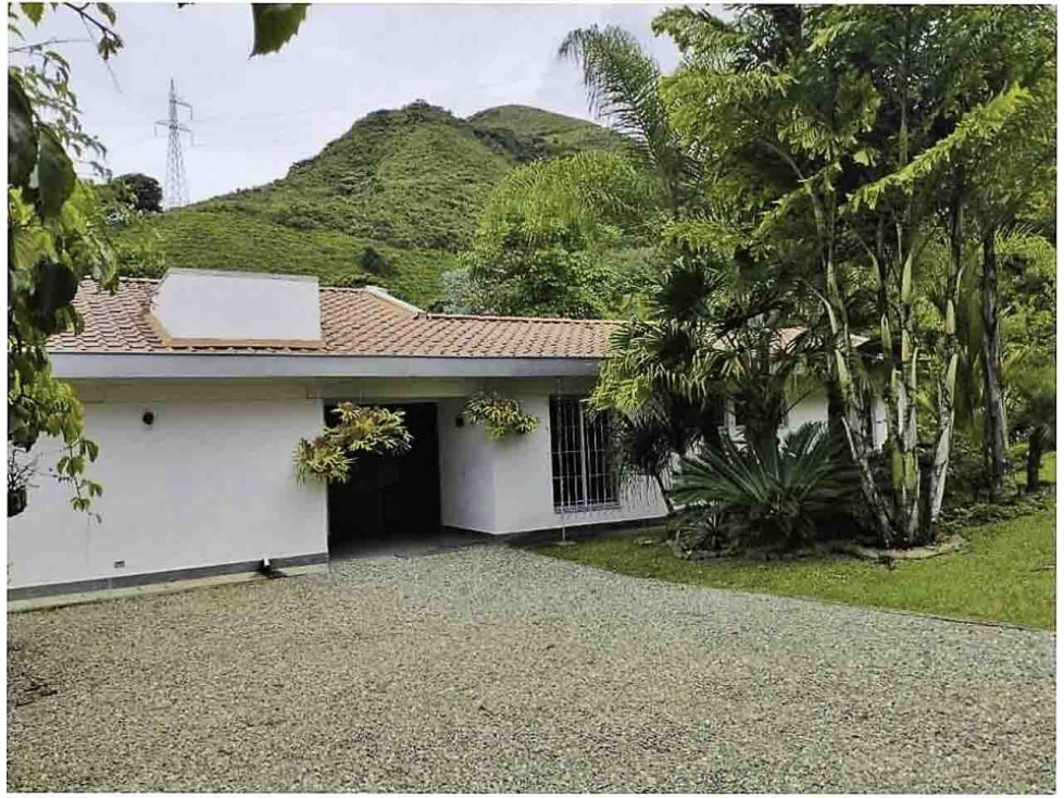 VENTA CASA CAMPESTRE VEREDA LA VETA COPACABANA.