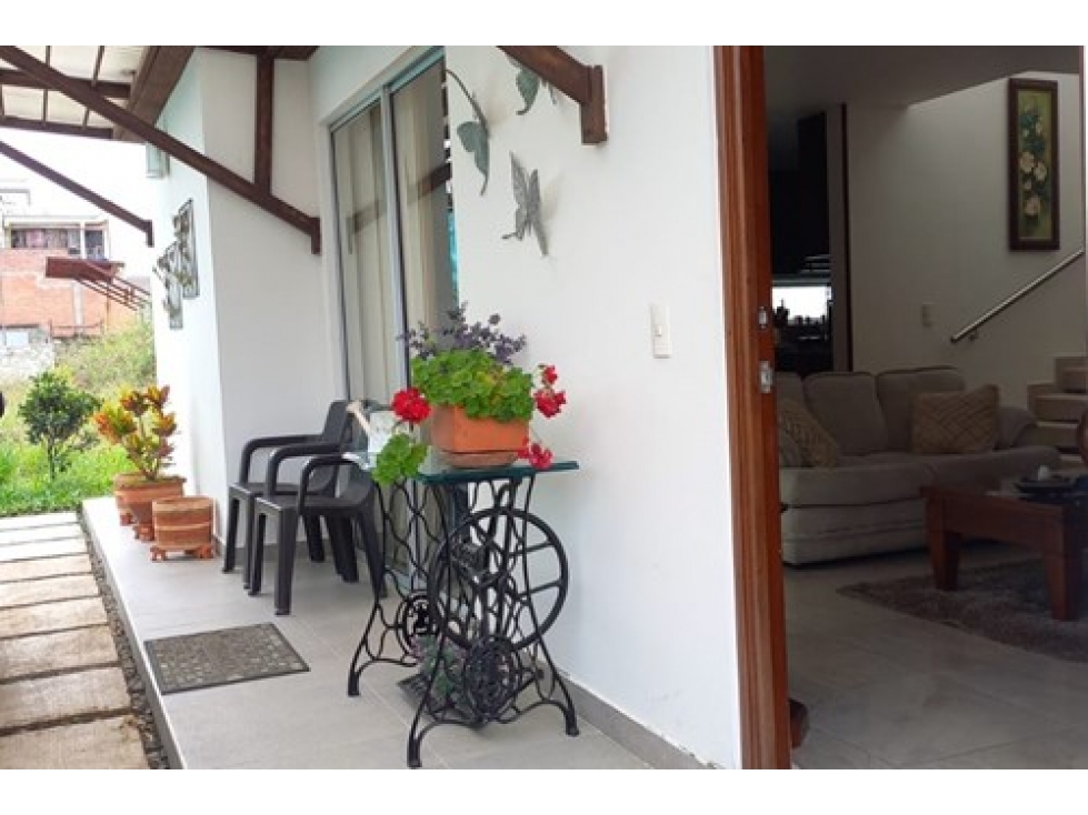 GEA Vende Casa en Conjunto Residencial Campo Alegre - B. Morinda