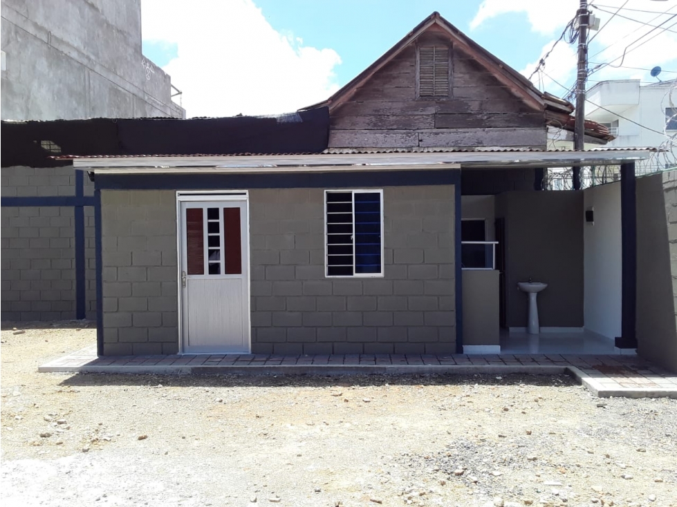 SE ARIENDA Y SE VENDE  LOCAL COMERCIAL