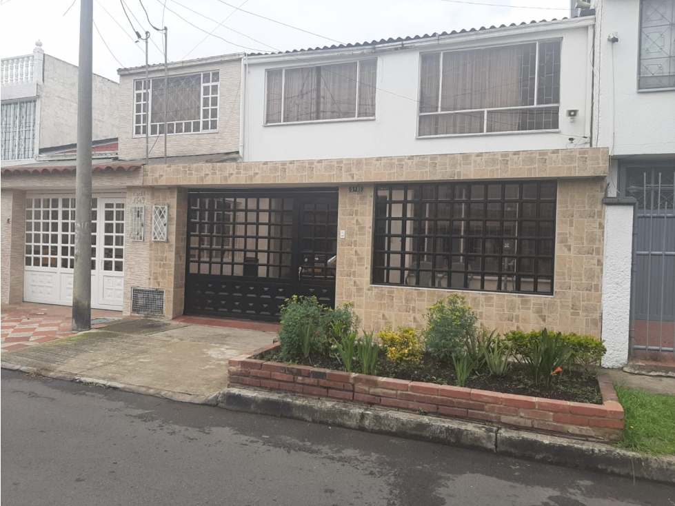 VENDO CASA NUEVA MARSELLA $720 MILLONES. TIENE 2 APTOS