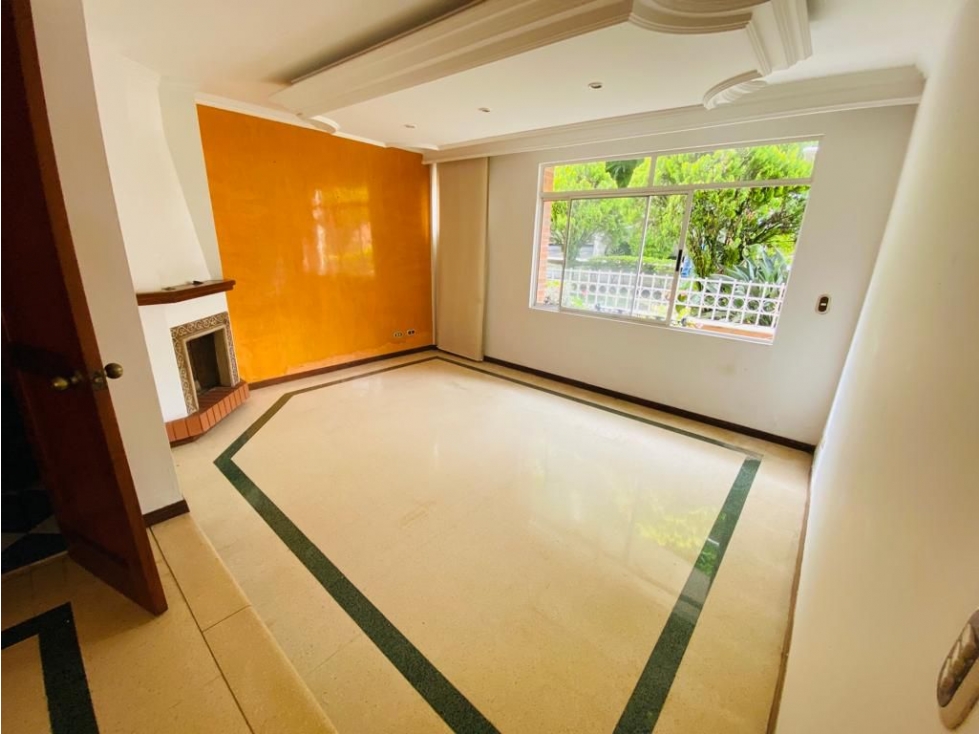 Casa en Venta en Envigado - La Abadía