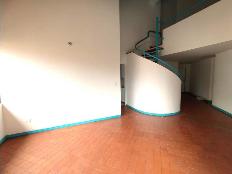 Se vende Apartamento dúplex en Laureles, Medellín (c)