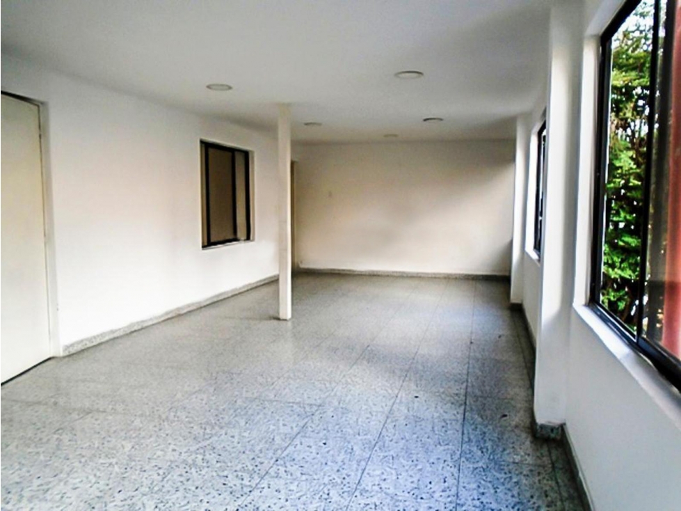 Casa comercial en arriendo y venta, Sector Aguátala