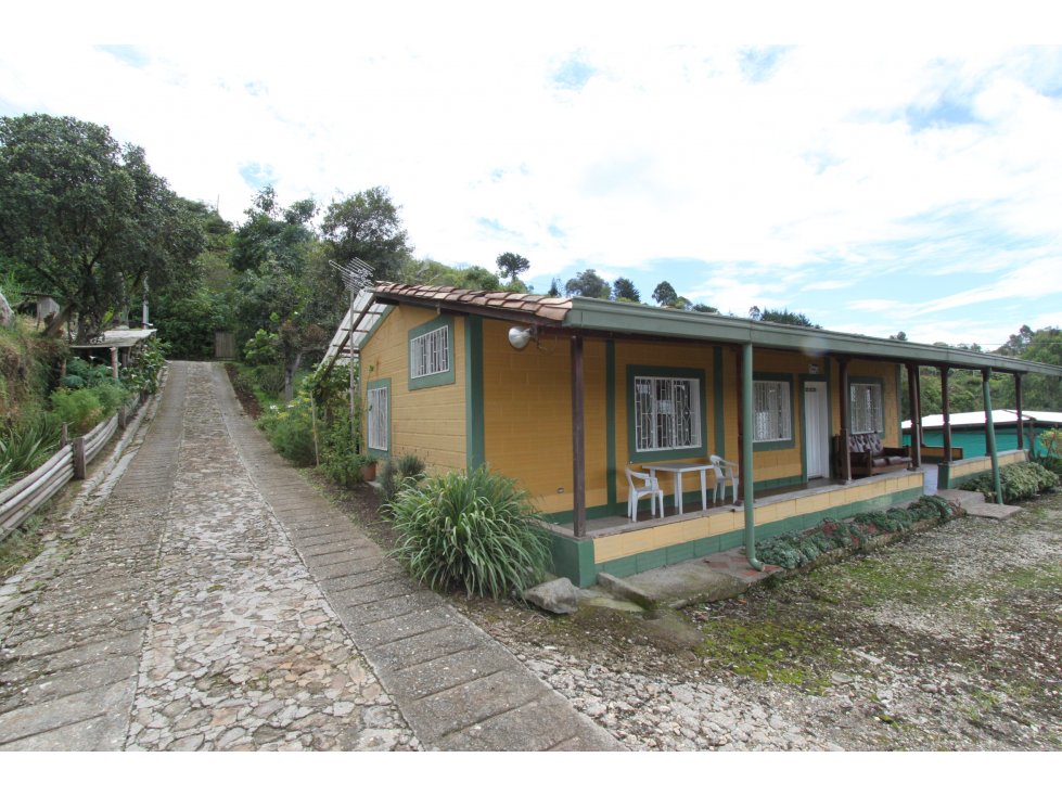 Venta de finca en Marinilla, Antioquia - Colombia.