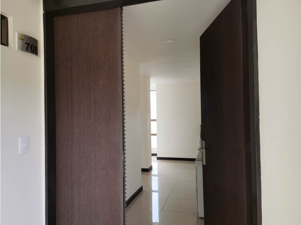 ARRIENDO OFICINA 82 mts CENTRO EMPRESARIAL USAQUEN