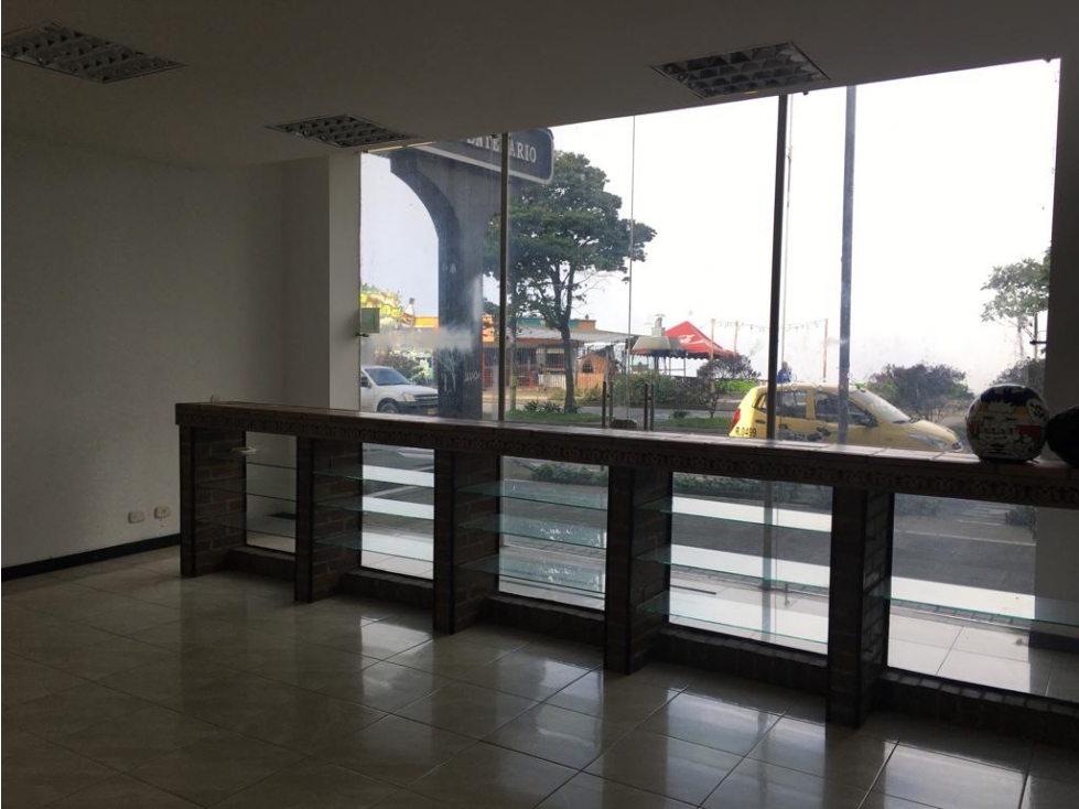 VENTA DE LOCAL EN EL CENTENARIO, MANIZALES-CALDAS