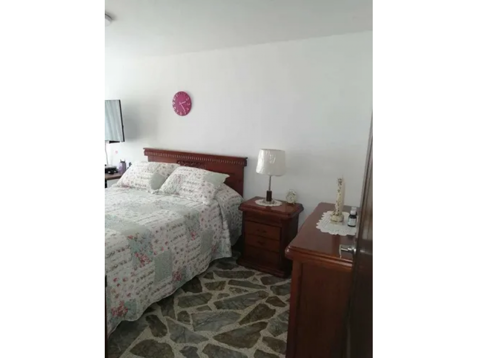 Casa esquinera en San Pablo, Medellín