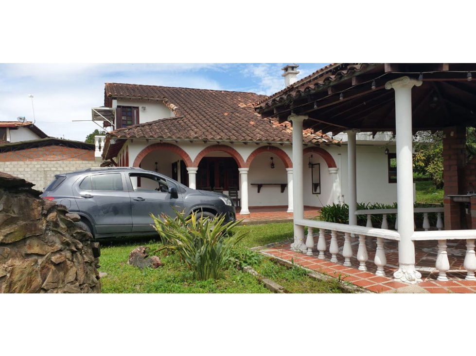 FINCA-BODEGA ATOPISTA MEDELLIN BOGOTA SE VENDE