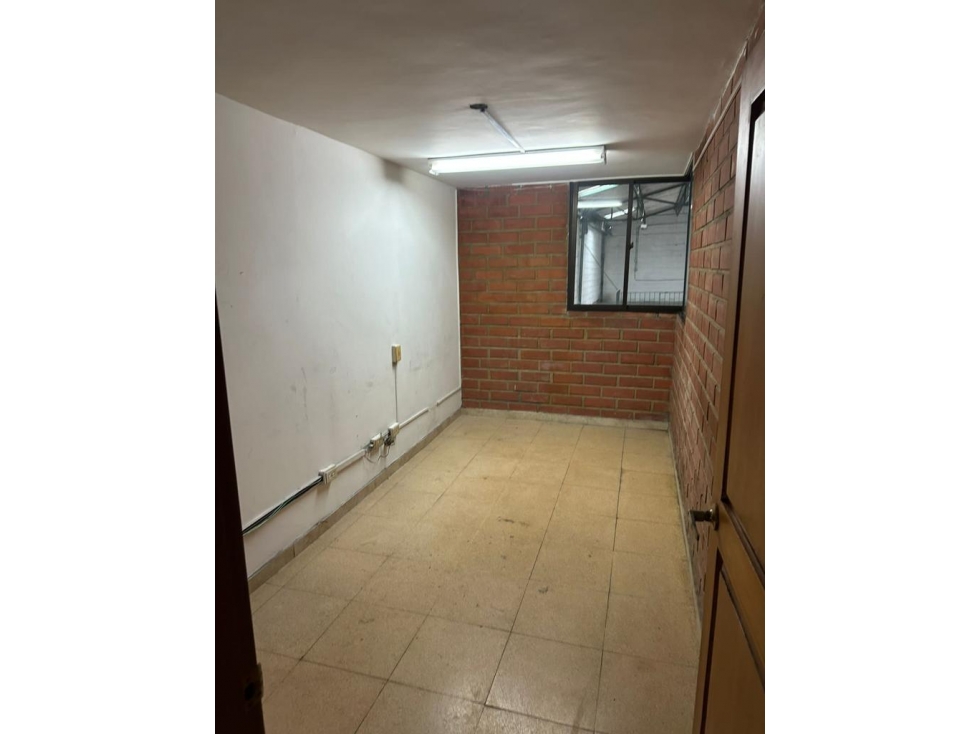 Bodega para Arriendo en Medellin // 300 M2