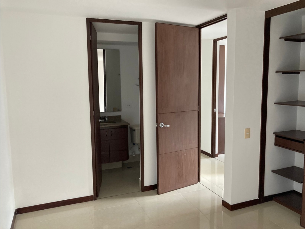 Apartamento para Arriendo en Ciudad del Rio // 87 M2