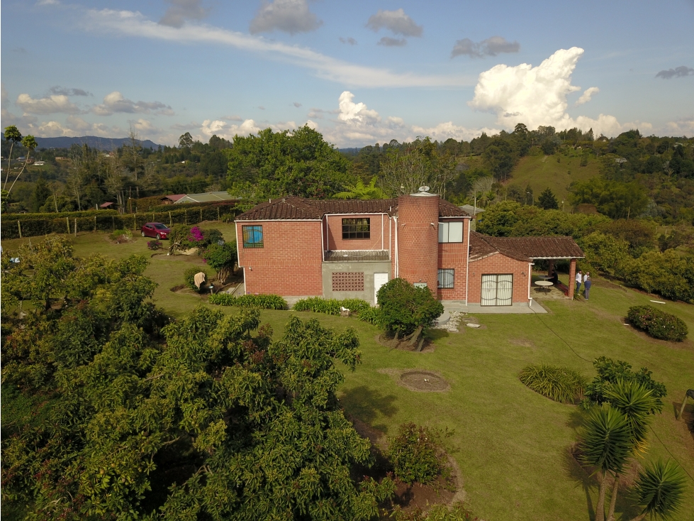 Vendo finca independiente en Rionegro sector aeropuerto