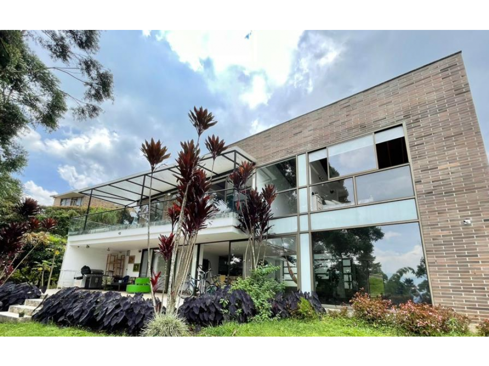 Se Vende Casa Campestre en Envigado