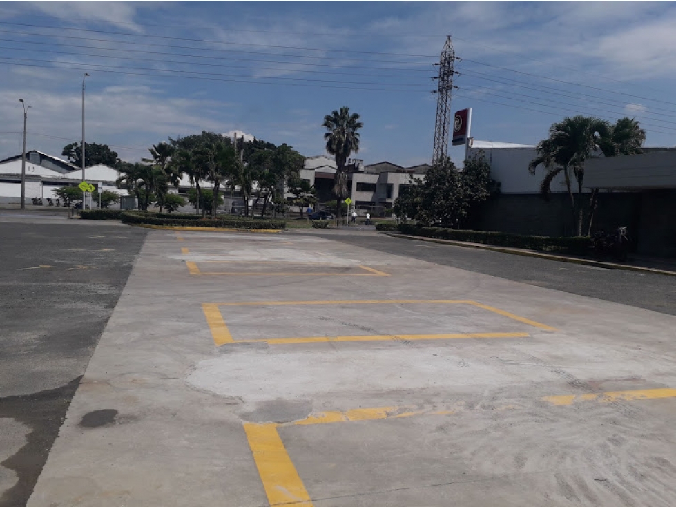 ARRIENDO LOTE COMERCIAL EN EL TRONCAL