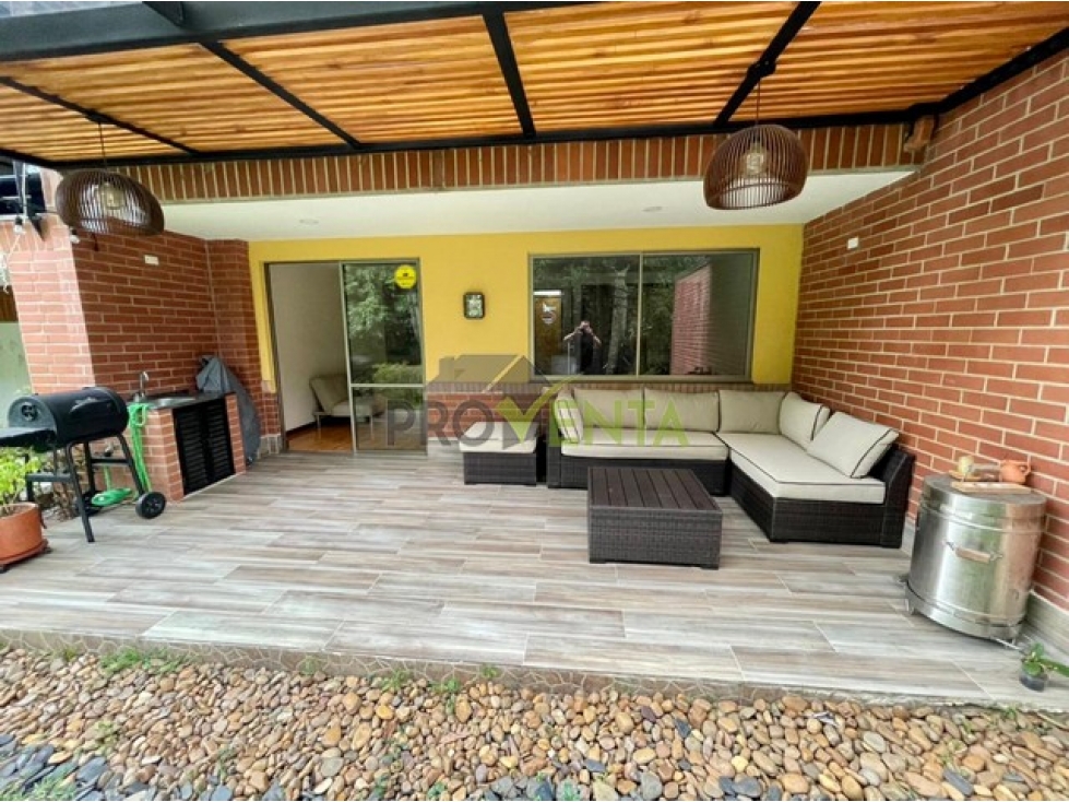 Casa en Venta Envigado Loma Los Mesa