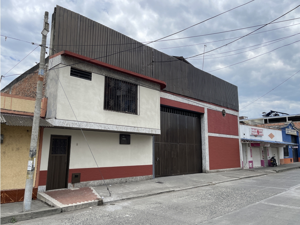 Bodega con Oficinas en el Fray luis Amigo, Palmira