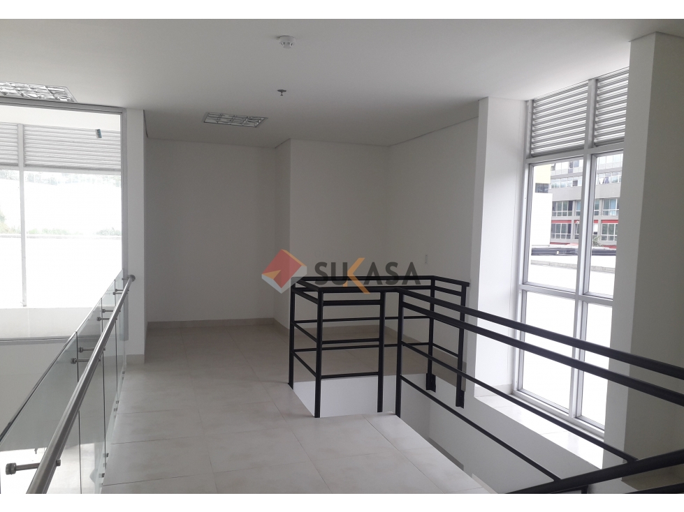 VENDO LOCAL COMERCIAL AV JUAN B GUTIÉRREZ PEREIRA