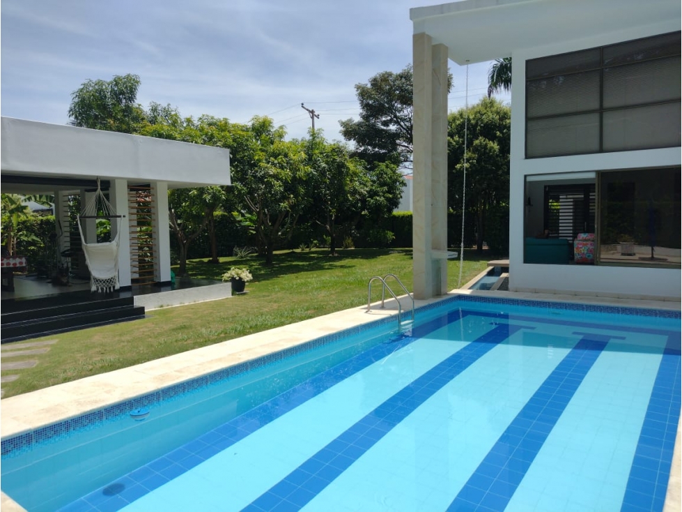 CASA EN VENTA CON PISCINA PRIVADA CONJ. BOSQUES DE PEÑALISA, RICAURTE