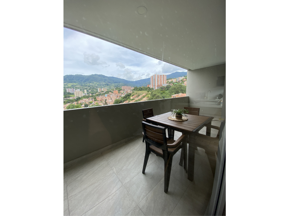 Se VENDE APARTAMENTO en ENVIGADO, Sector LAS ANTILLAS.