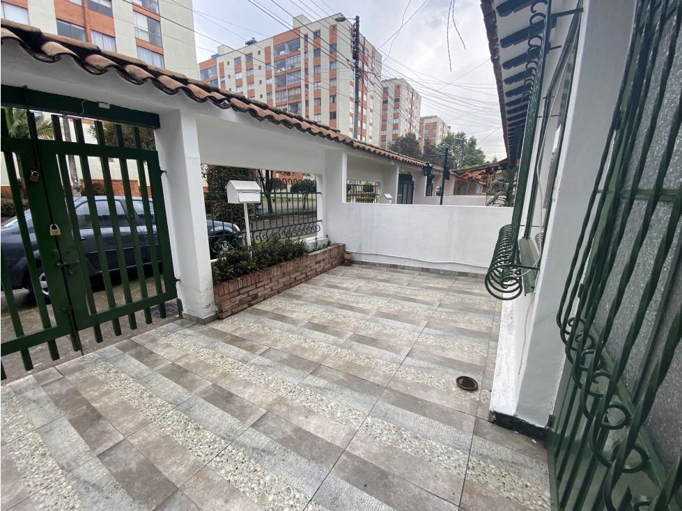 VENTA  CASA EN FLORESTA - ALBORADA