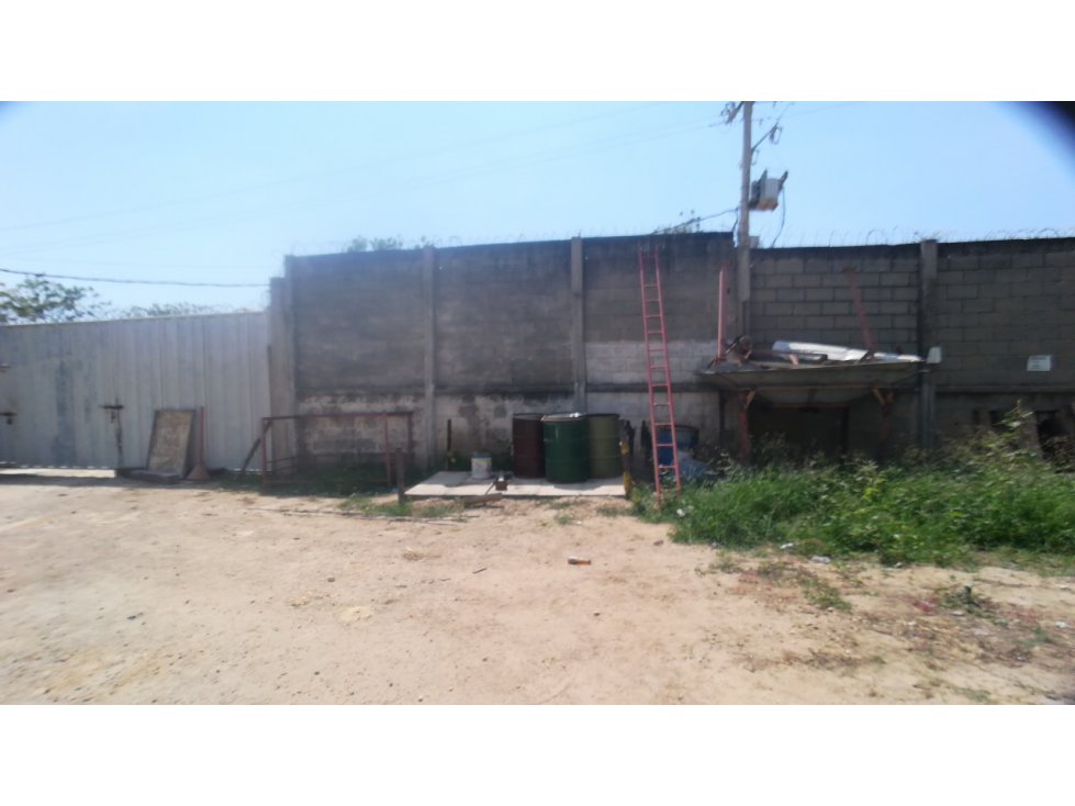 LOTE BODEGA CON EDIFICIO EN POLICARPA, MAMONAL CARTAGENA