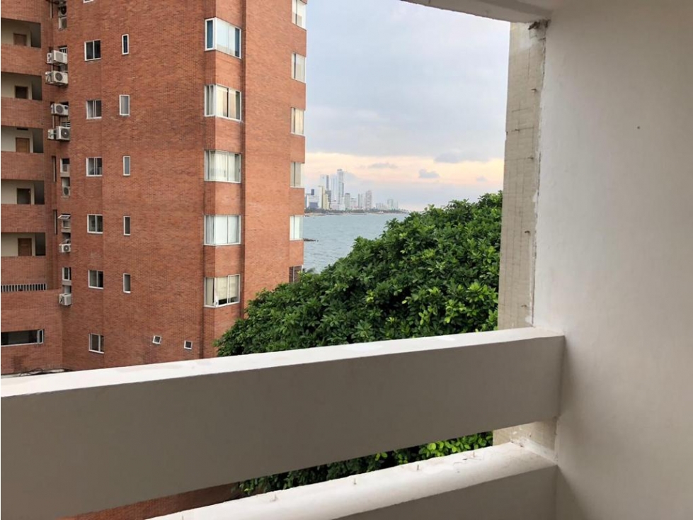 Apartamento edf. Seguros Bolivar con vista al centro amurallado