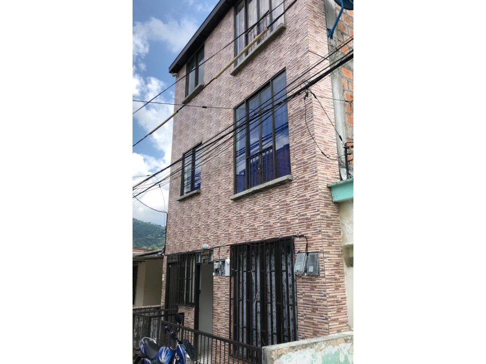 VENDO EDIFICIO CON RENTAS EN SANTA ISABEL DOSQUEBRADAS