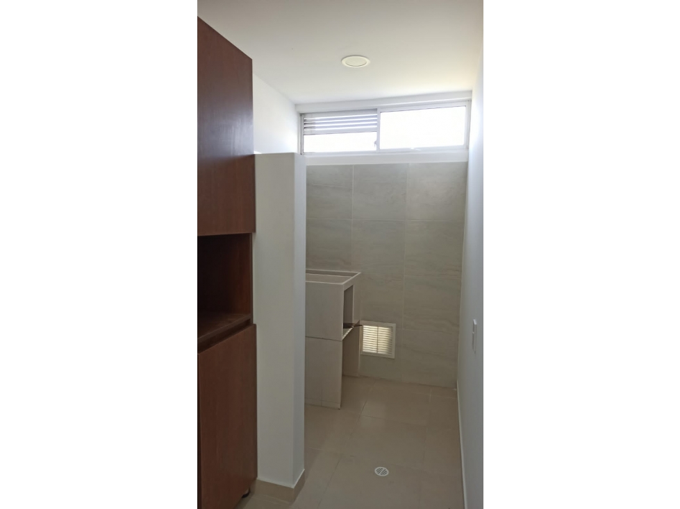 APARTAMENTO COMO NUEVO EN FONTANA